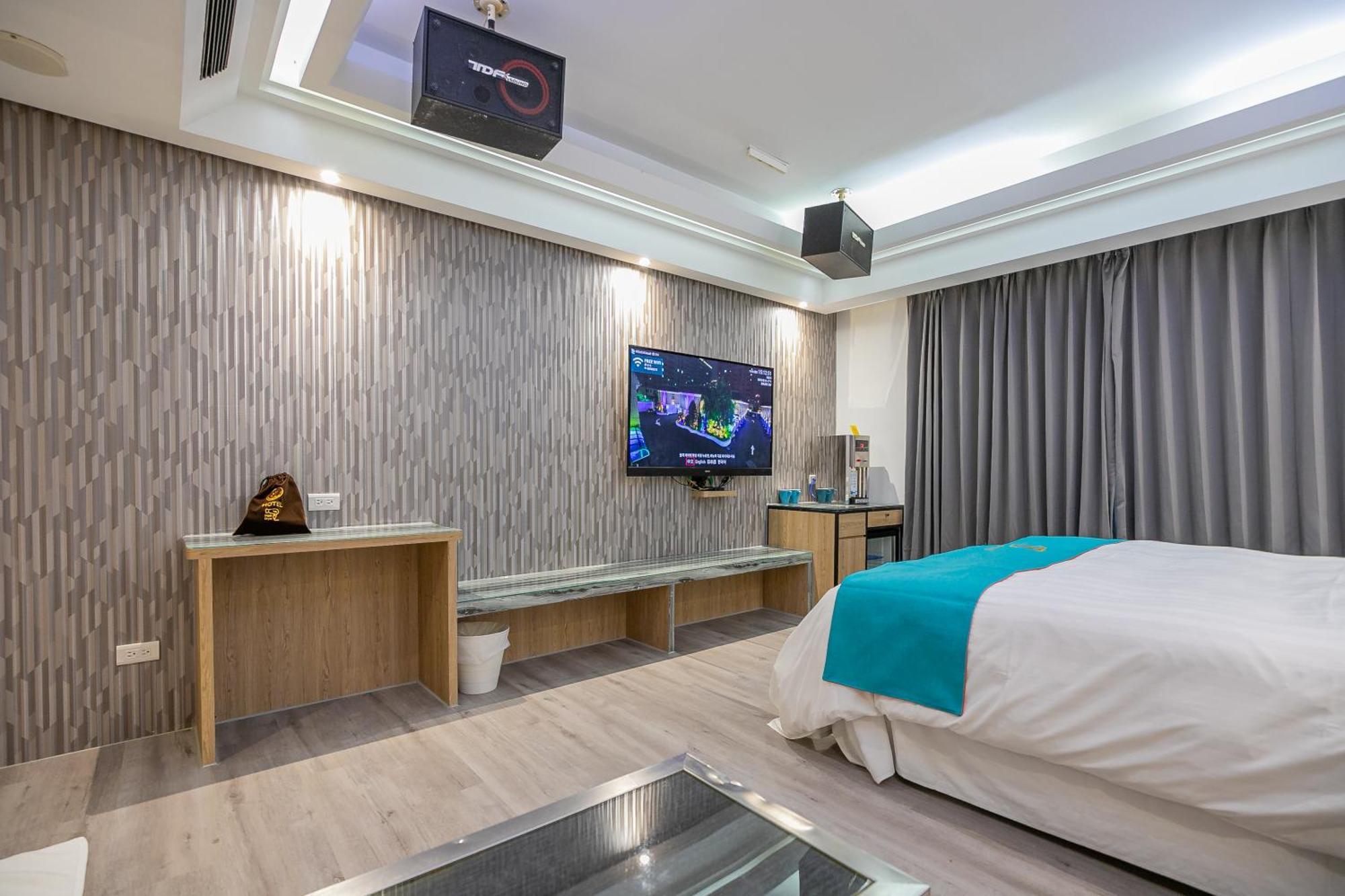 King Motel王者 桃園市旅館177號 Dış mekan fotoğraf