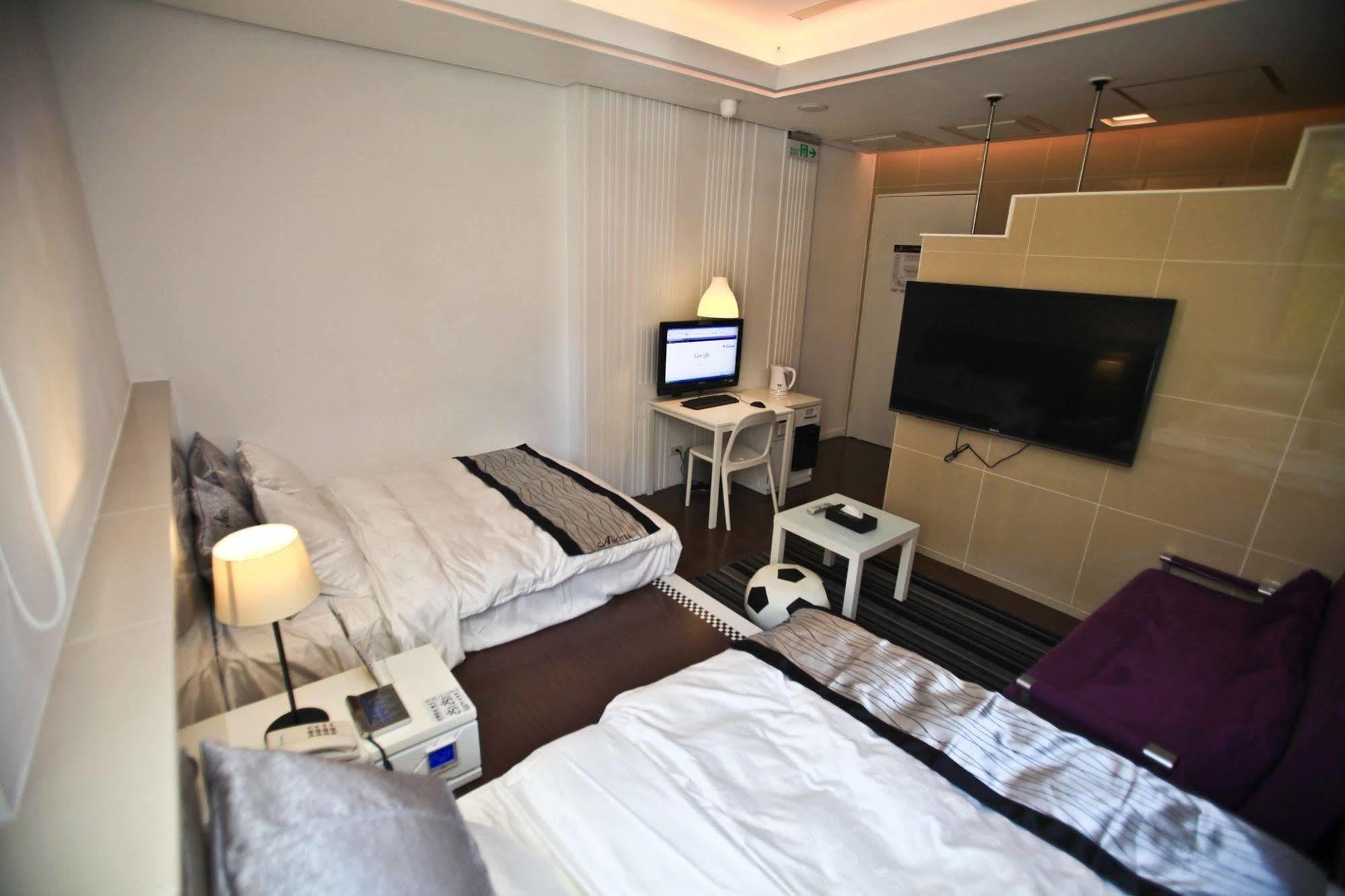 King Motel王者 桃園市旅館177號 Dış mekan fotoğraf